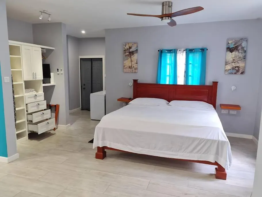 Coconut Creek Deluxe Suite Hyde Park 0*,  Grenada